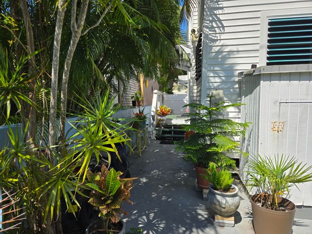 1830 Fogarty Ave Apt 4, Key West, FL 33040