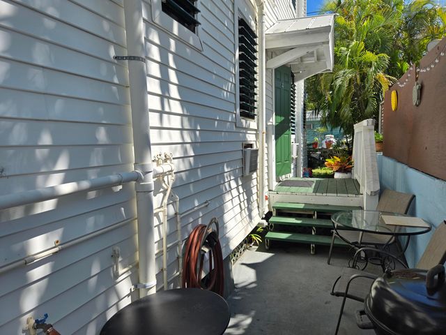 1830 Fogarty Ave Apt 4, Key West, FL 33040