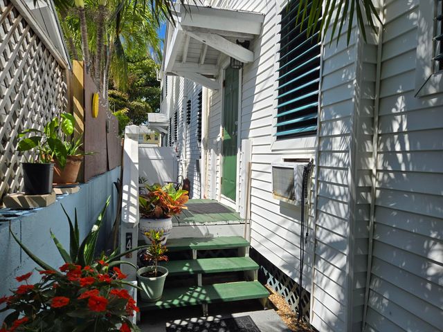 1830 Fogarty Ave Apt 4, Key West, FL 33040