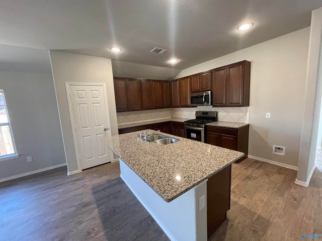 4018 Mckenzie Drive, Decatur, AL 35603