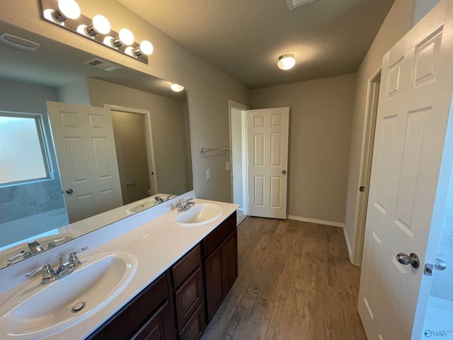 4018 Mckenzie Drive, Decatur, AL 35603