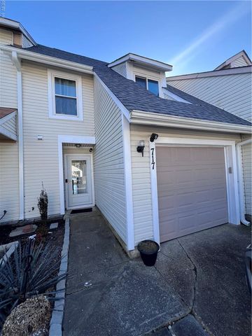717 Hecate DR, Virginia Beach, VA 23454