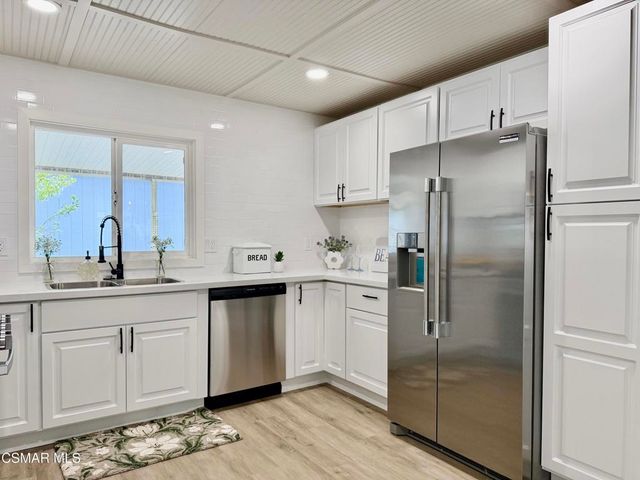 21 Poinsettia Gardens Drive 21, Ventura, CA 93004