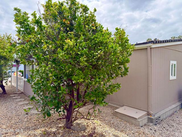 21 Poinsettia Gardens Drive 21, Ventura, CA 93004