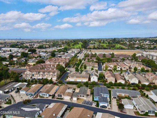 21 Poinsettia Gardens Drive 21, Ventura, CA 93004