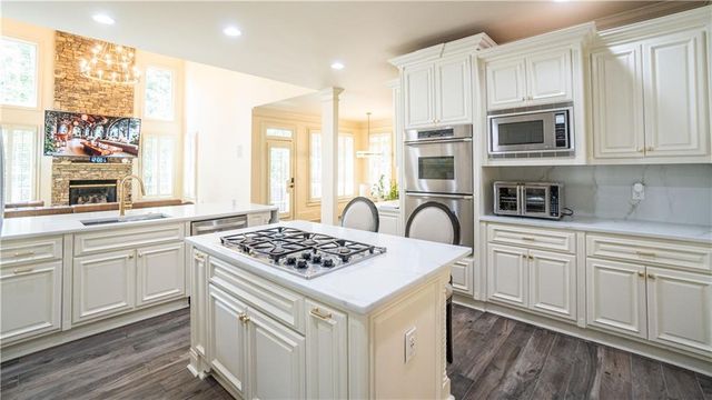 5243 Aldeburgh Drive, Suwanee, GA 30024