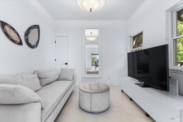 3100 Muniz Ranch Rd, Jenner, CA 95450