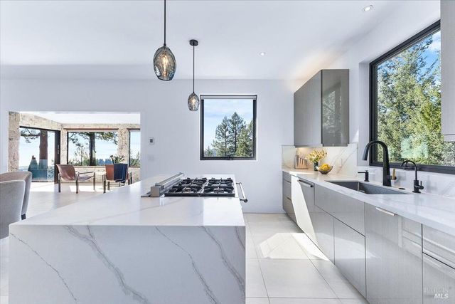 3100 Muniz Ranch Rd, Jenner, CA 95450