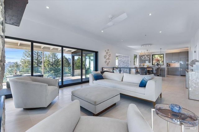 3100 Muniz Ranch Rd, Jenner, CA 95450