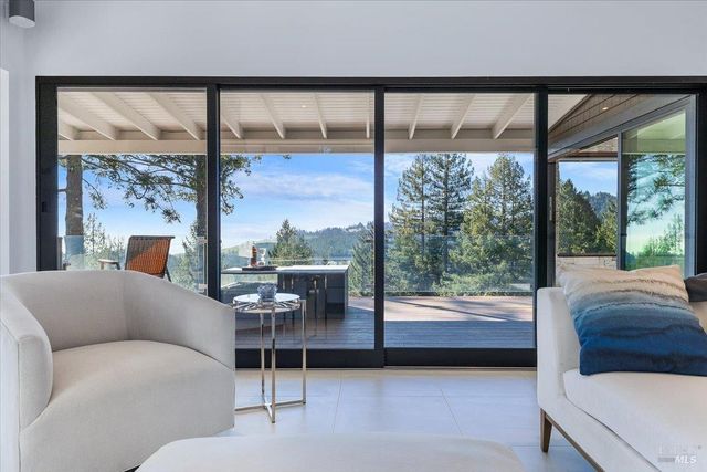 3100 Muniz Ranch Rd, Jenner, CA 95450