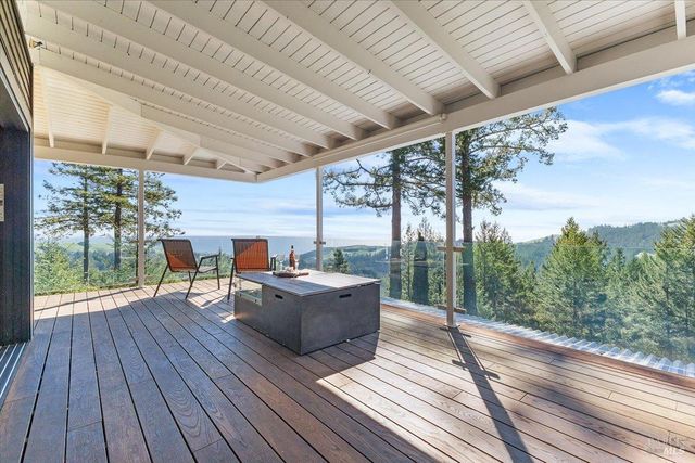 3100 Muniz Ranch Rd, Jenner, CA 95450