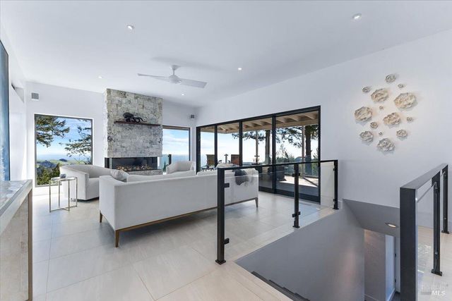 3100 Muniz Ranch Rd, Jenner, CA 95450