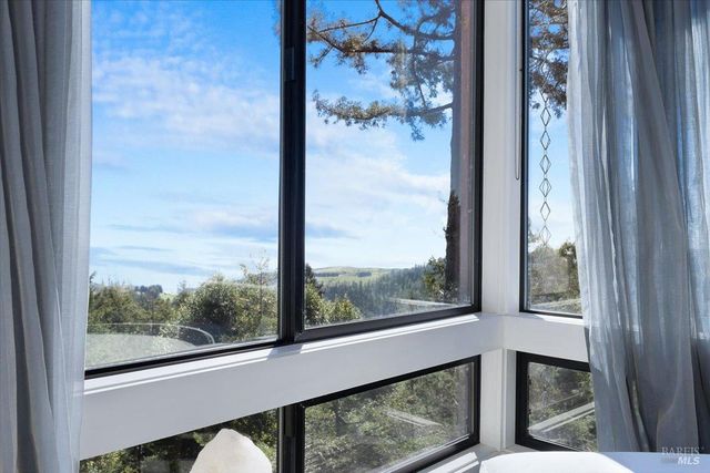 3100 Muniz Ranch Rd, Jenner, CA 95450