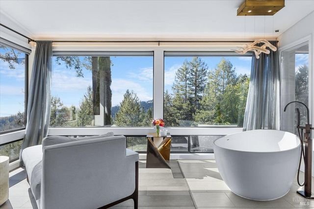 3100 Muniz Ranch Rd, Jenner, CA 95450