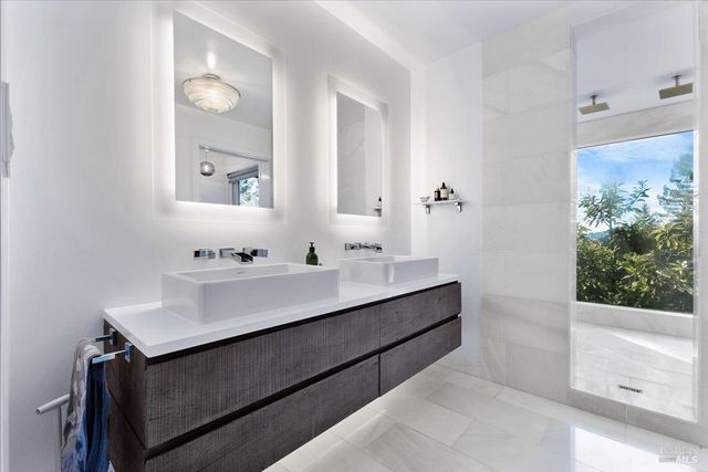 3100 Muniz Ranch Rd, Jenner, CA 95450