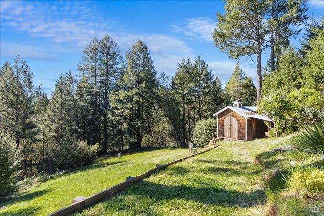 3100 Muniz Ranch Rd, Jenner, CA 95450