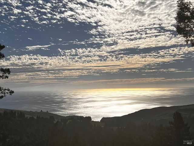 3100 Muniz Ranch Rd, Jenner, CA 95450