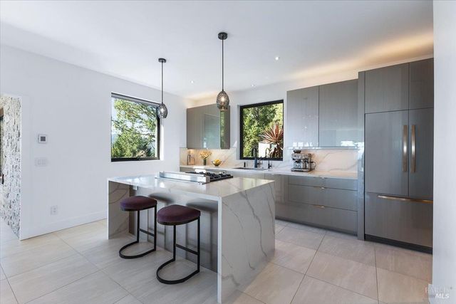 3100 Muniz Ranch Rd, Jenner, CA 95450