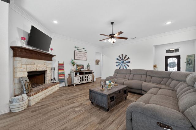 1180 Colina Parkway, Farmersville, TX 75442
