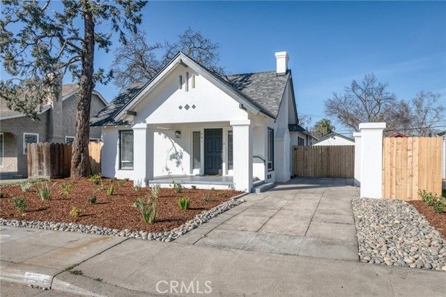 701 E Clinton, Fresno, CA 93704