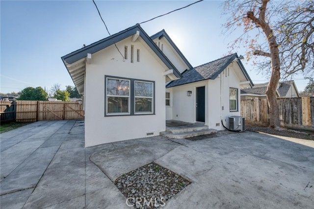 701 E Clinton, Fresno, CA 93704