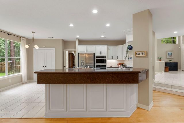66 Candle Pine Place, The Woodlands, TX 77381