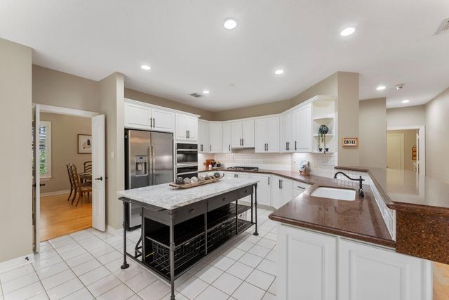 66 Candle Pine Place, The Woodlands, TX 77381