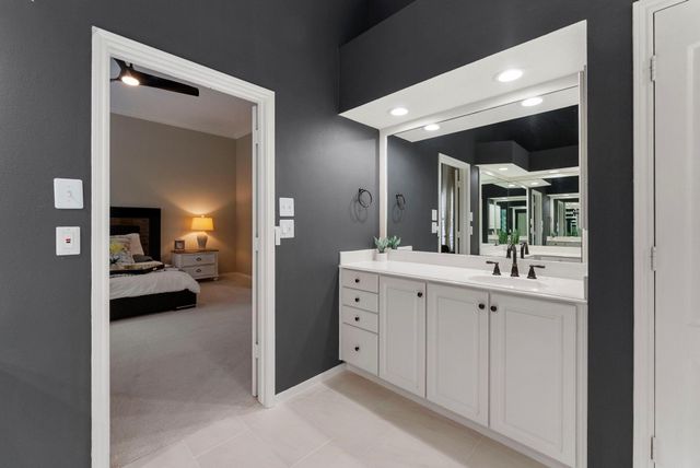 66 Candle Pine Place, The Woodlands, TX 77381