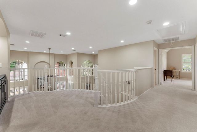 66 Candle Pine Place, The Woodlands, TX 77381