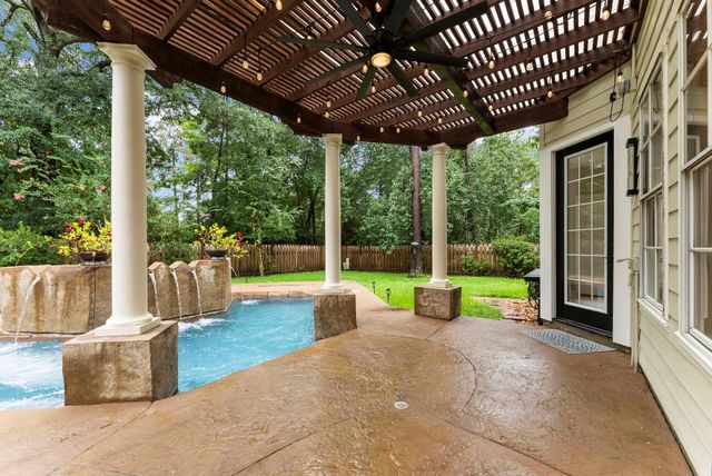 66 Candle Pine Place, The Woodlands, TX 77381