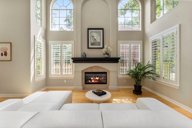 66 Candle Pine Place, The Woodlands, TX 77381