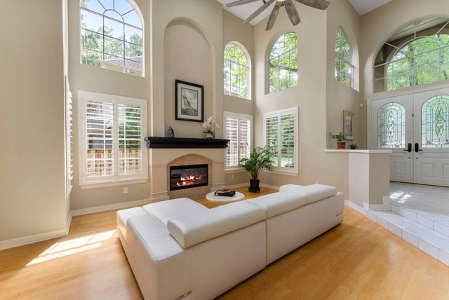 66 Candle Pine Place, The Woodlands, TX 77381