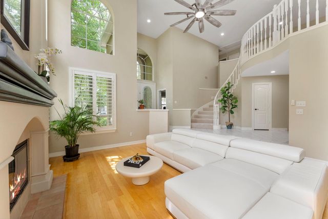 66 Candle Pine Place, The Woodlands, TX 77381