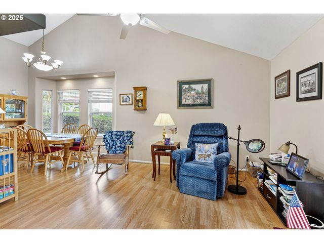 1732 E SIXTH Ave, Sutherlin, OR 97479