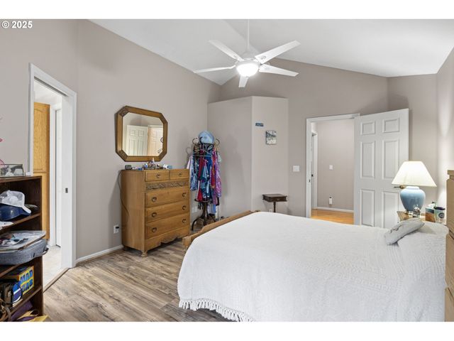 1732 E SIXTH Ave, Sutherlin, OR 97479