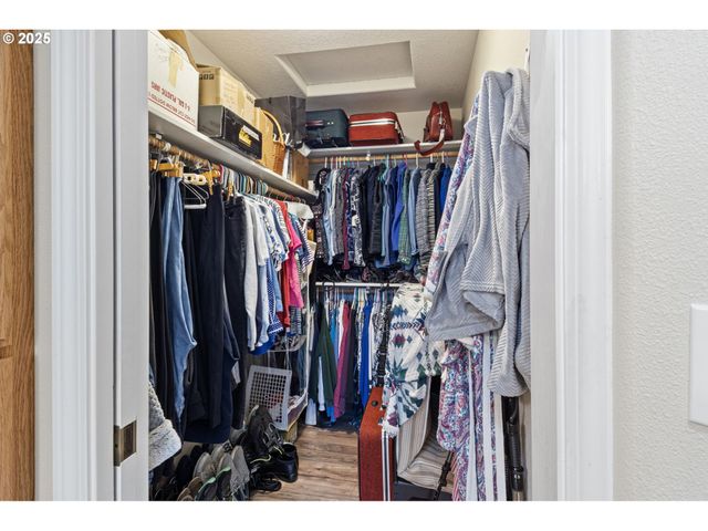 1732 E SIXTH Ave, Sutherlin, OR 97479