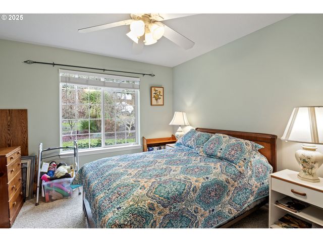 1732 E SIXTH Ave, Sutherlin, OR 97479