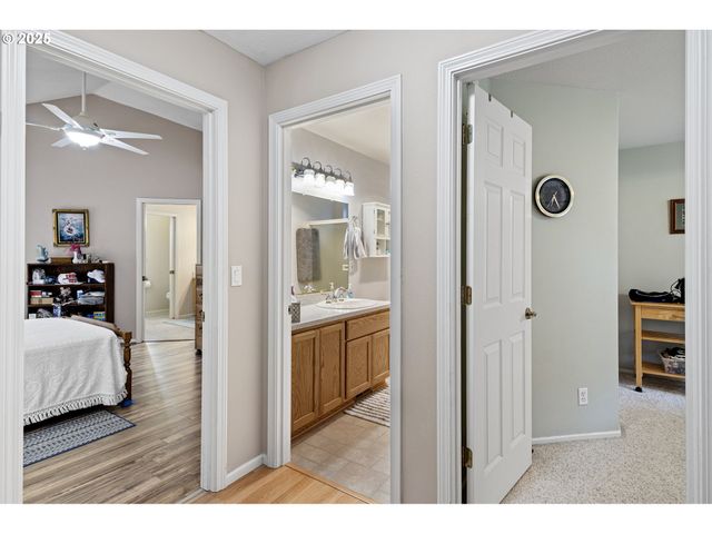 1732 E SIXTH Ave, Sutherlin, OR 97479