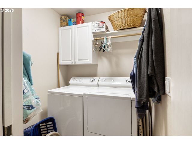 1732 E SIXTH Ave, Sutherlin, OR 97479