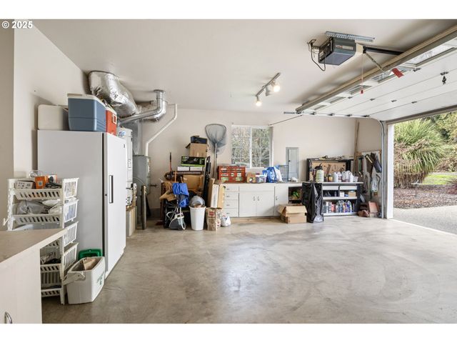 1732 E SIXTH Ave, Sutherlin, OR 97479