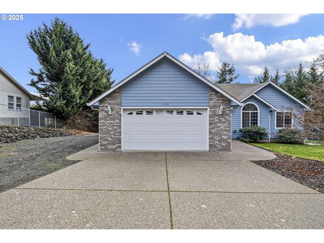 1732 E SIXTH Ave, Sutherlin, OR 97479