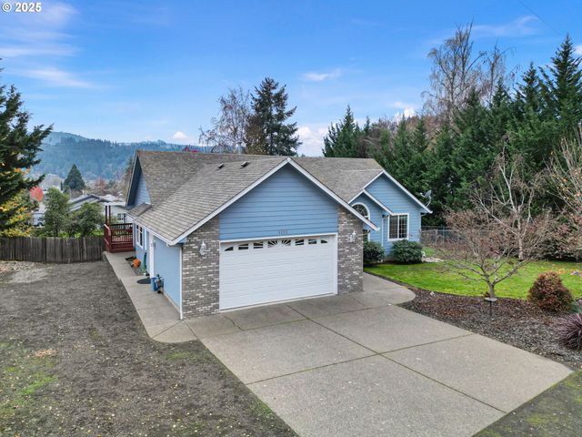 1732 E SIXTH Ave, Sutherlin, OR 97479