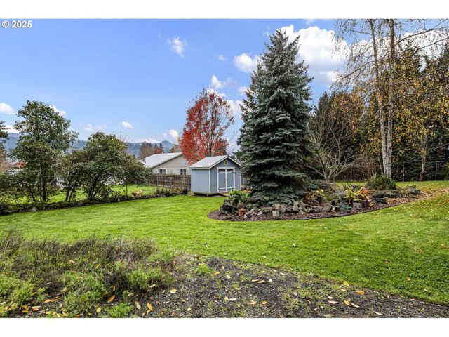 1732 E SIXTH Ave, Sutherlin, OR 97479