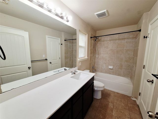 220 Westminster DR, Kyle, TX 78640