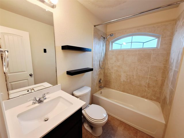 220 Westminster DR, Kyle, TX 78640
