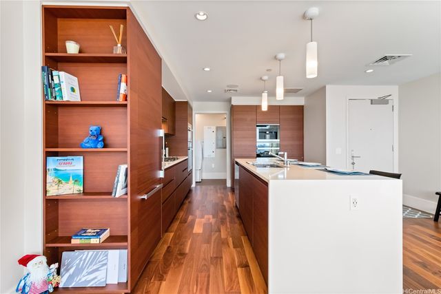 1108 Auahi Street 2906, Honolulu, HI 96814