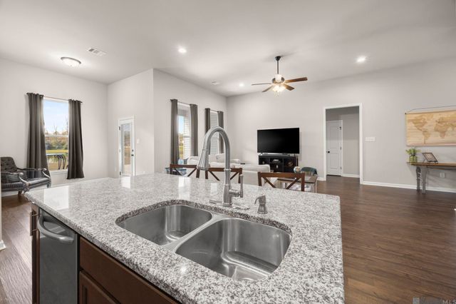 28359 Natchez Trace, Denham Springs, LA 70726