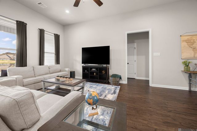 28359 Natchez Trace, Denham Springs, LA 70726