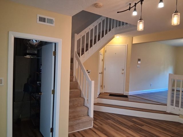 191 Tall Oaks Dr C, Weymouth, MA 02190