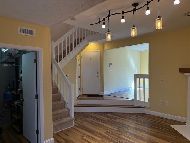 191 Tall Oaks Dr C, Weymouth, MA 02190